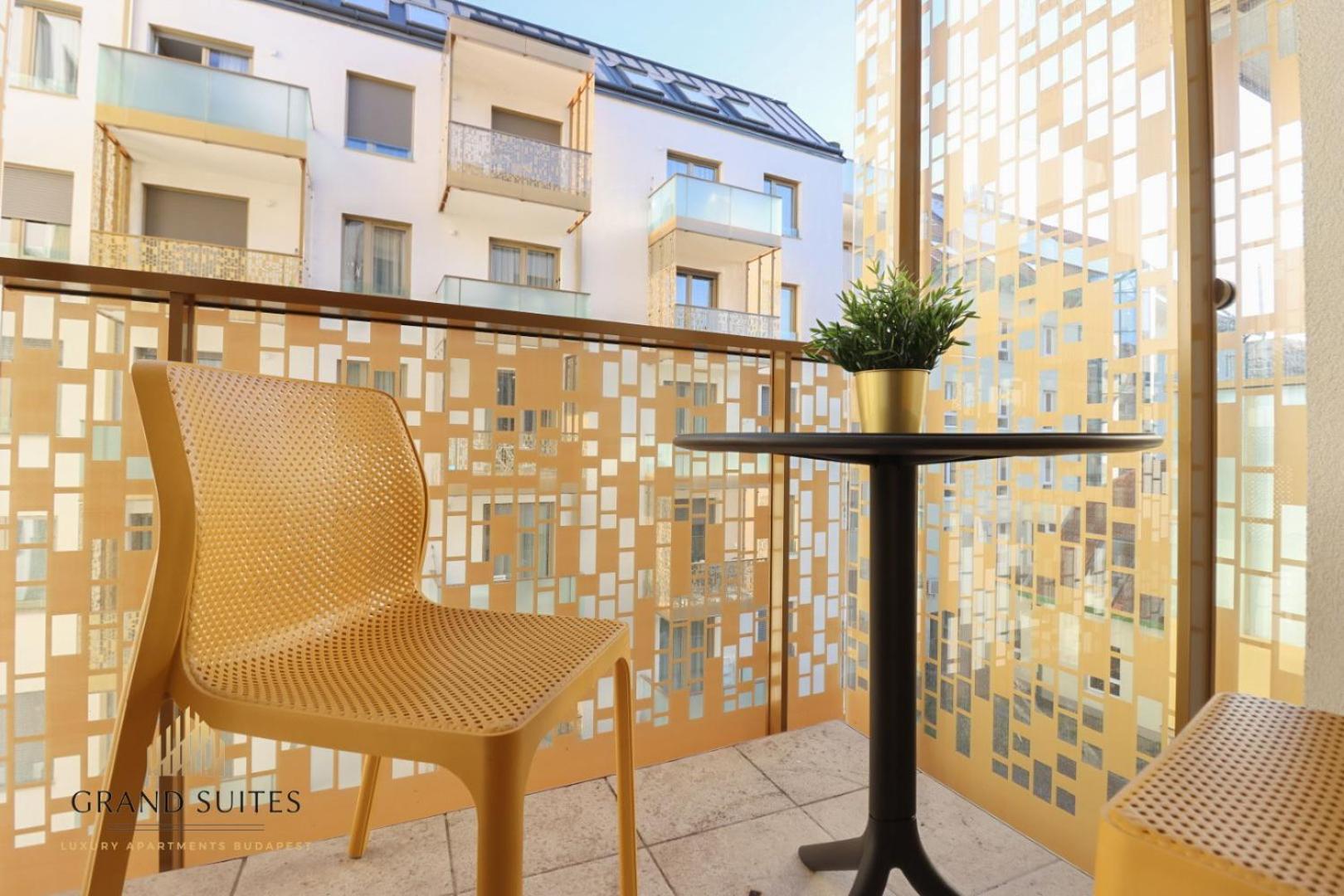 Grand Suites Central Budapest Eksteriør billede