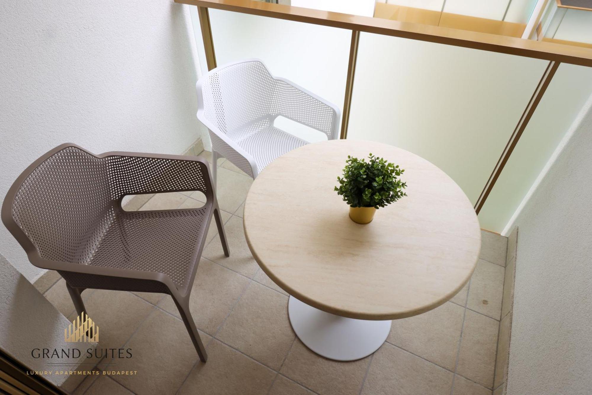 Grand Suites Central Budapest Eksteriør billede
